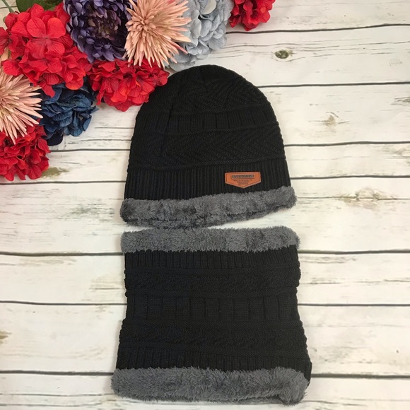Black Cable Knit Beanie & Ring Scarf w/ Fleece - Picture 4 of 10